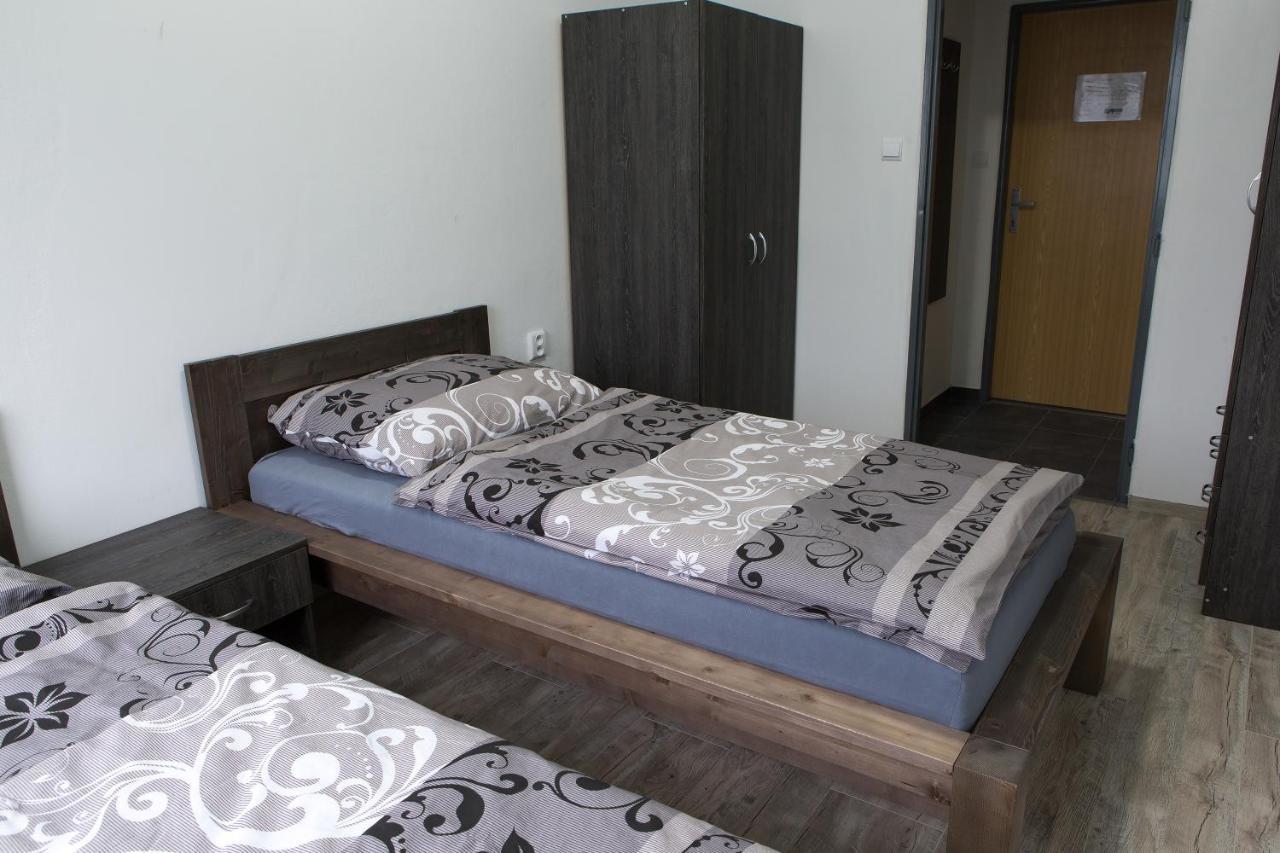 Kopacka Aparthotel Topoľčany Buitenkant foto